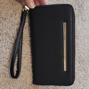 Steve Madden Black Wallet with Gold Accents NWOT